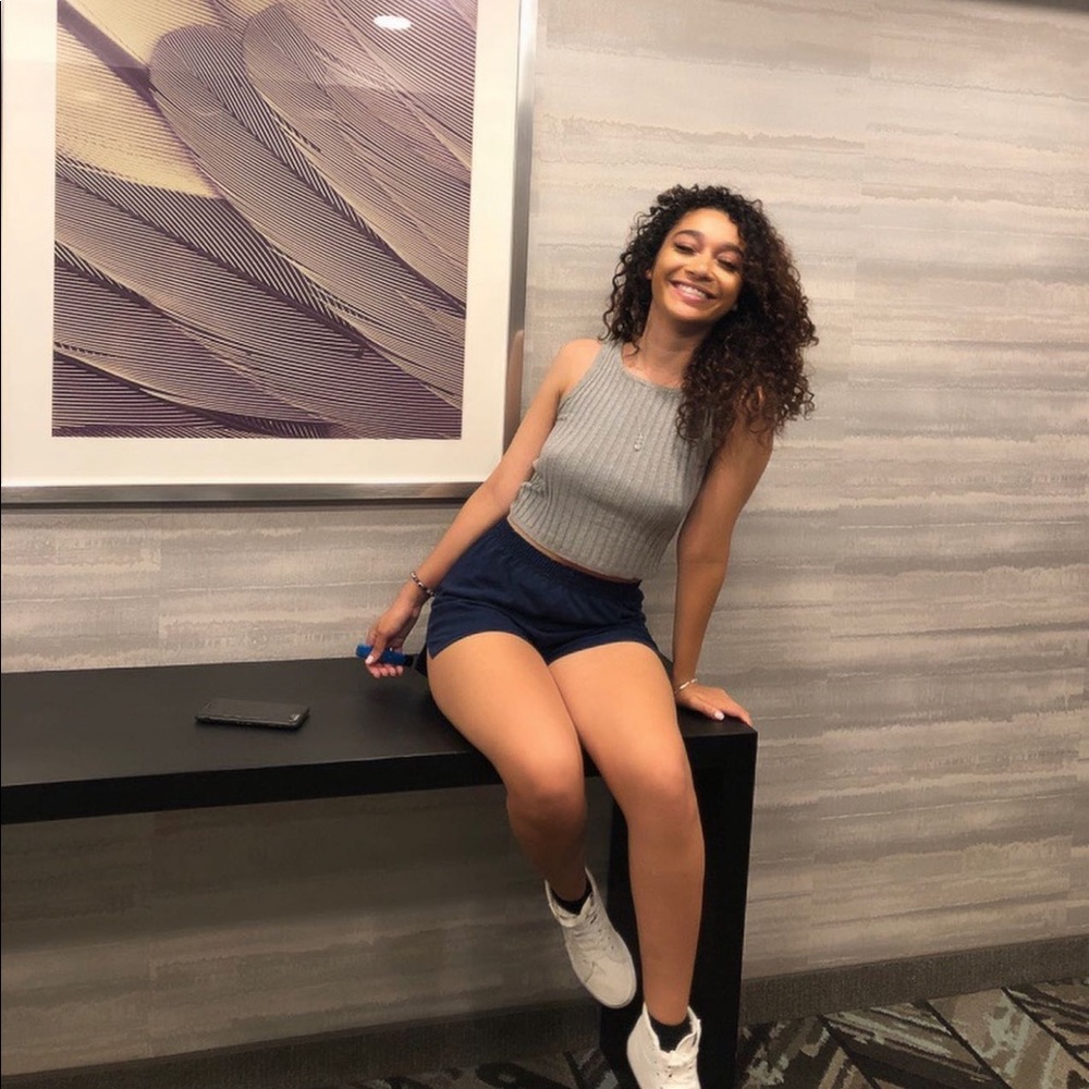gray crop top